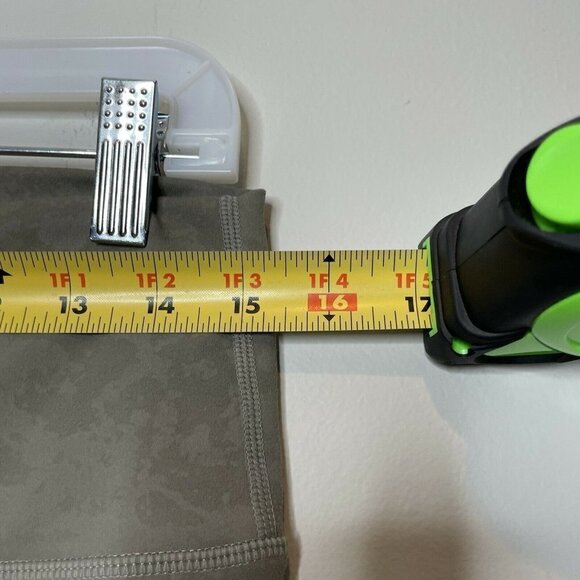 Zyia Active Sage Green Camo Print 22” Leggings Size 12 - Picture 5 of 7